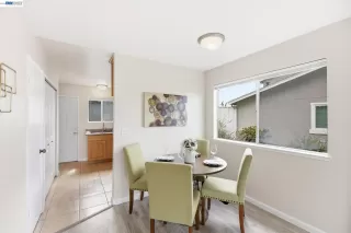 Photo #5: 41130637 Listing 