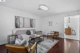 Photo #6: 41130682 Listing