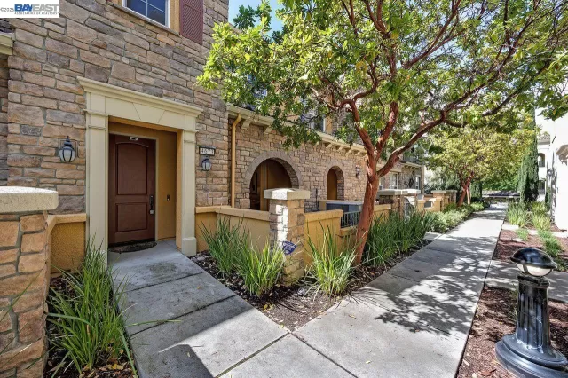 MLS: 41130890 Condo For Sale