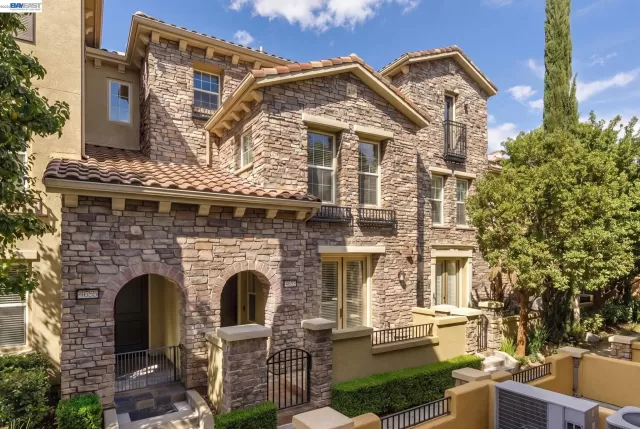 MLS: 41130891 Condo For Sale