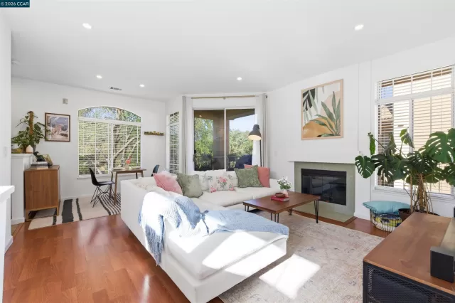 MLS: 41130948 Condo For Sale