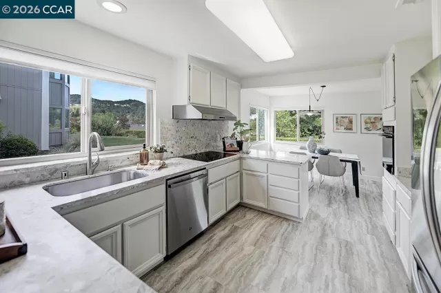 MLS: 41131194 Condo For Sale