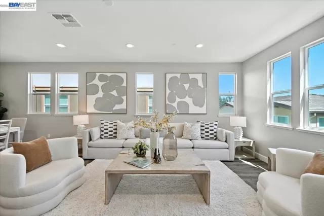 MLS: 41131317 Condo For Sale