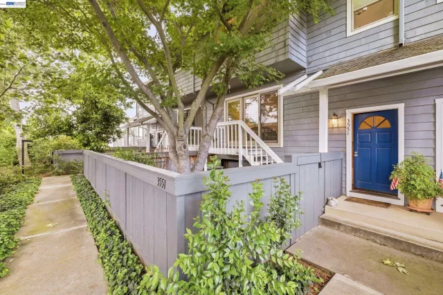 MLS: 41131368 Condo For Sale