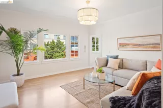 Photo #5: 41131419 Listing 