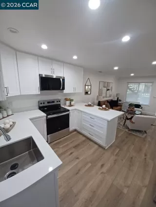 Photo #5: 41131423 Listing 