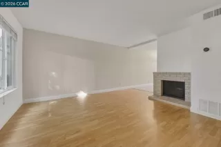 Photo #4: 41131439 Listing 