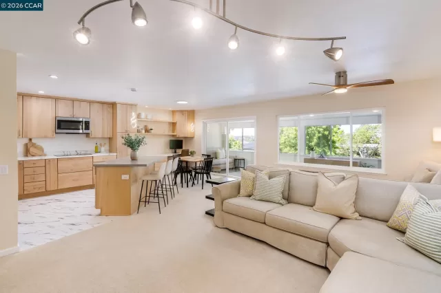 MLS: 41131587 Condo For Sale