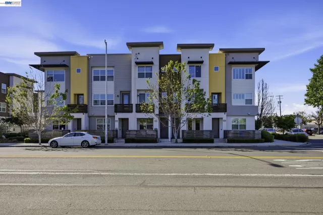 MLS: 41132004 Condo For Sale