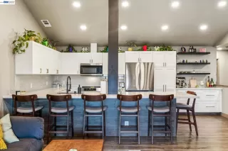 Photo #1: 41132006 Listing 