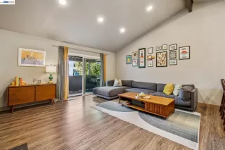 Photo #5: 41132006 Listing 