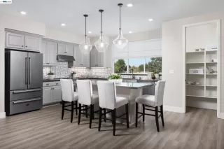 Photo #4: 41132012 Listing 