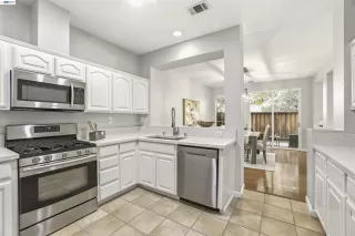 Photo #5: 41132053 Listing 