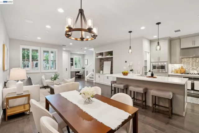 MLS: 41132116 Condo For Sale