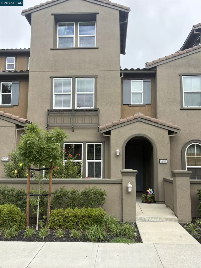 MLS: 41132125 Condo For Sale