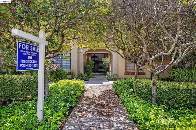 MLS: 41132303 Condo For Sale