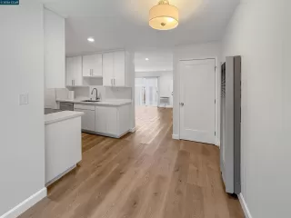 Photo #6: 41132409 Listing 