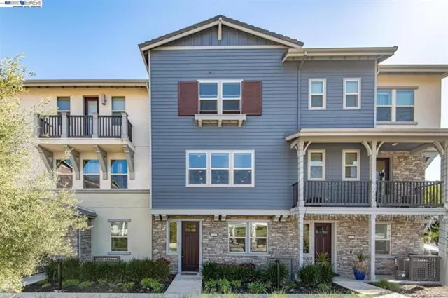 MLS: 41132891 Condo For Sale