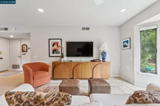 Photo #5: 41132918 Listing 