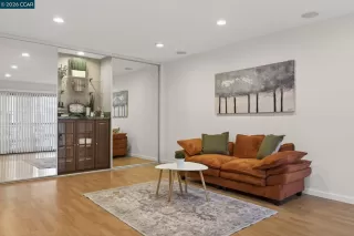 Photo #2: 41132937 Listing 