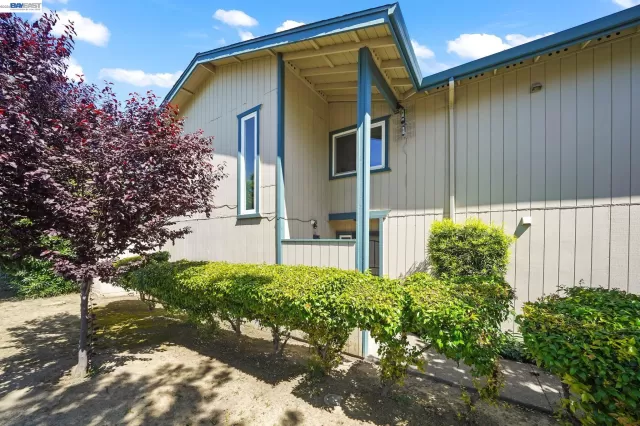 MLS: 41132981 Condo For Sale