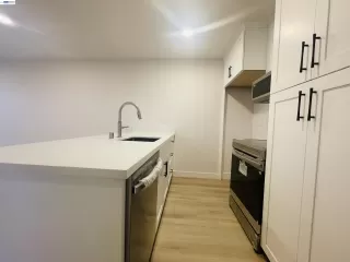 Photo #5: 41133000 Listing 