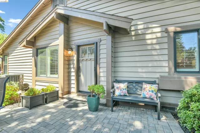 MLS: 41133094 Condo For Sale