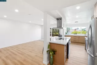 Photo #3: 41133107 Listing 
