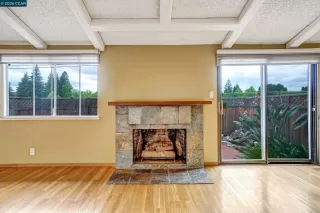 Photo #6: 41133142 Listing