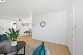 Photo #6: 41133162 Listing 