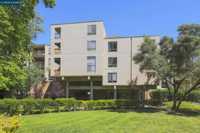 MLS: 41133165 Condo For Sale