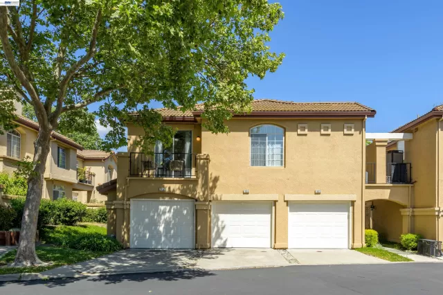 MLS: 41133194 Condo For Sale