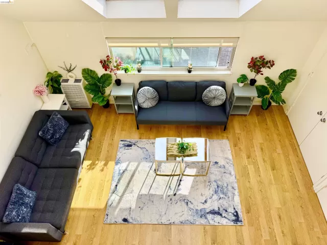 MLS: 41133224 Condo For Sale