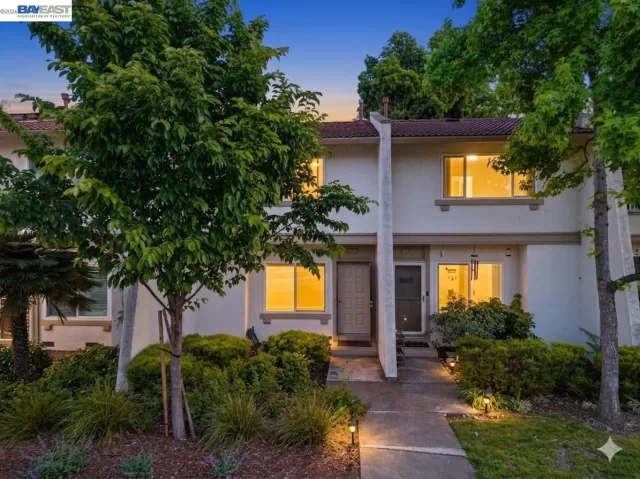 MLS: 41133226 Condo For Sale
