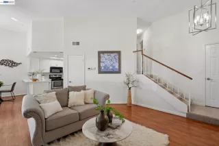 Photo #2: 41133305 Listing