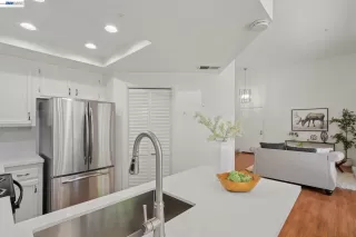 Photo #5: 41133305 Listing