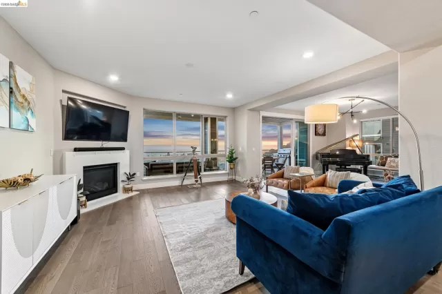 MLS: 41133316 Condo For Sale