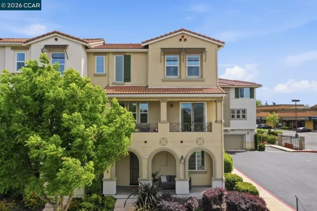 MLS: 41133340 Condo For Sale