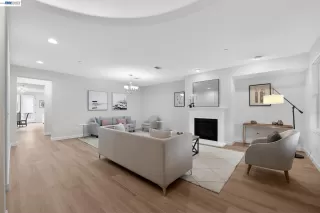 Photo #2: 41133415 Listing