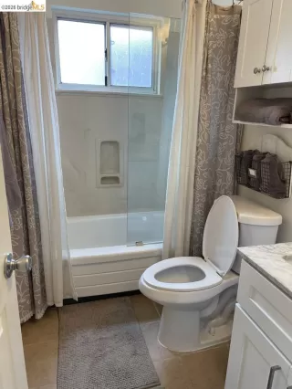 Photo #5: 41133433 Listing 