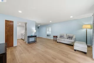Photo #4: 41133475 Listing