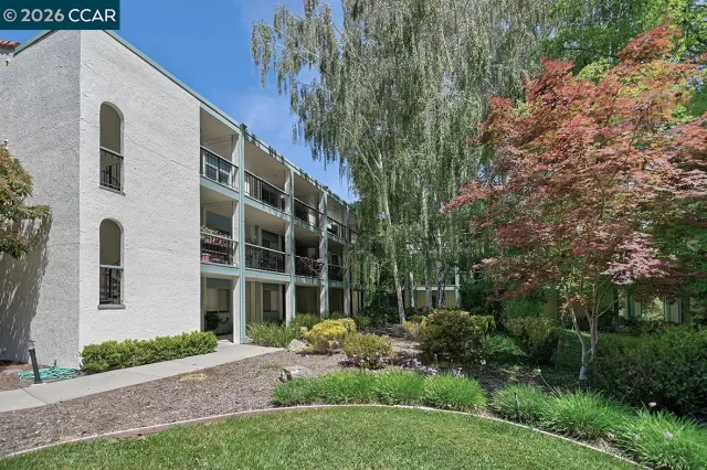 MLS: 41133489 Condo For Sale