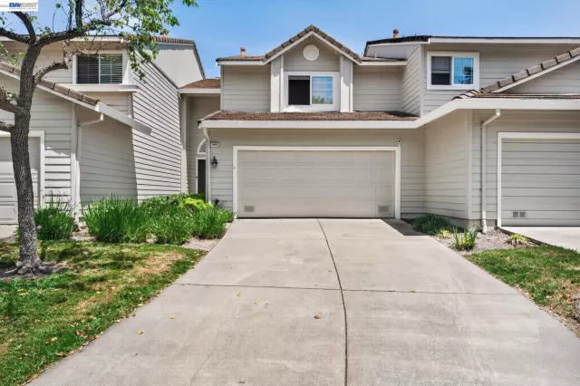 MLS: 41133649 Condo For Sale