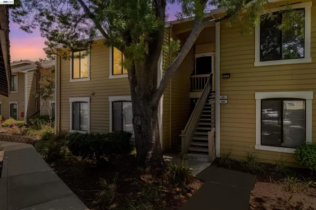 MLS: 41133846 Condo For Sale