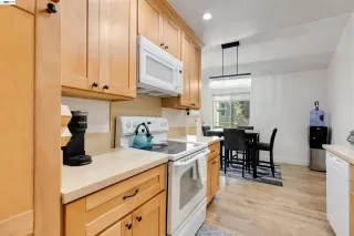 Photo #5: 41133846 Listing 