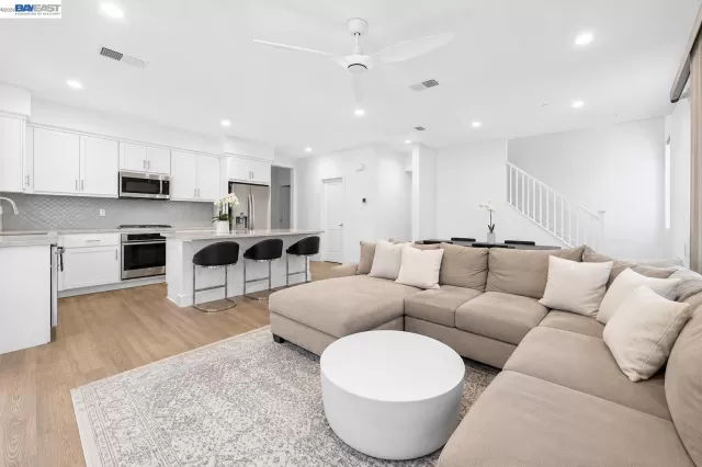 MLS: 41133893 Condo For Sale