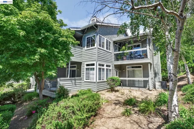MLS: 41133901 Condo For Sale