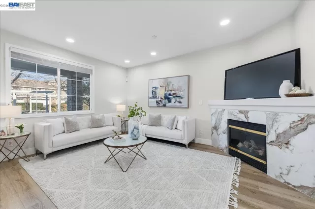 MLS: 41133919 Condo For Sale