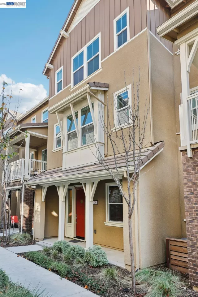 MLS: 41133935 Condo For Sale