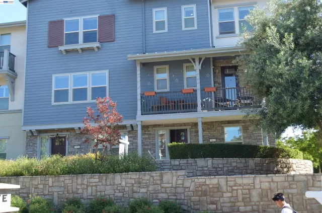 MLS: 41133944 Condo For Sale
